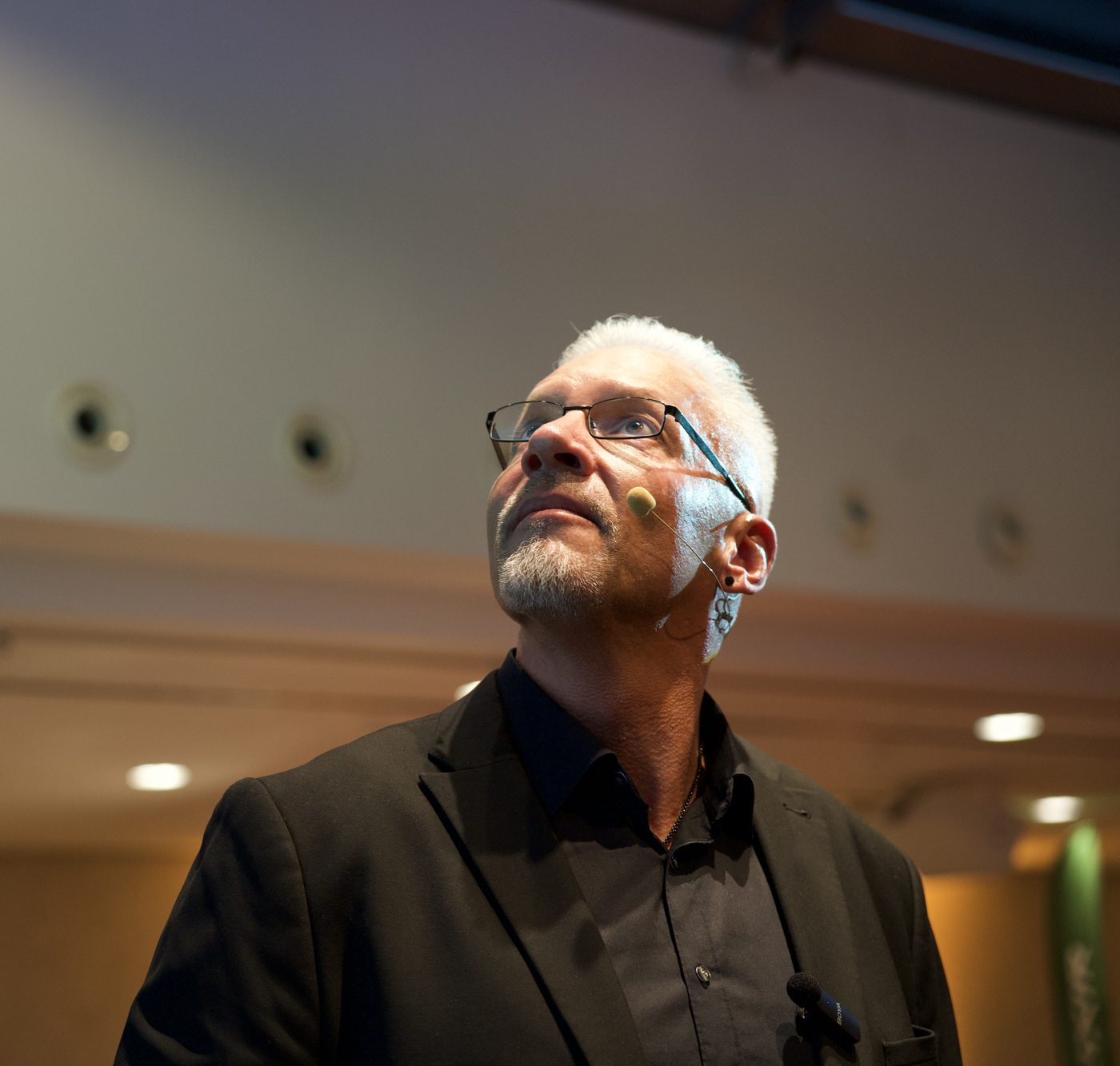 Reiner Küstner, Hypnosecoach, nachdenklich